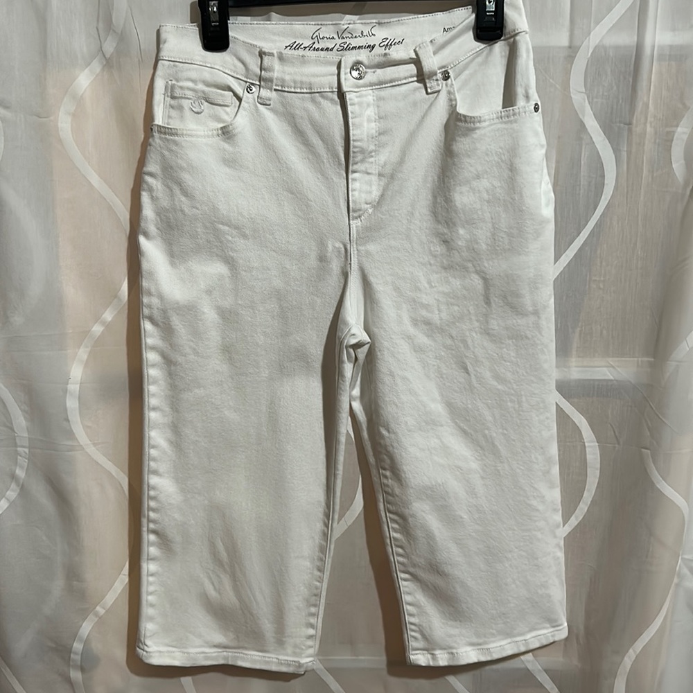 Gloria Vanderbilt, All Around Slimming Effect, Amanda, White Capris, Size 6